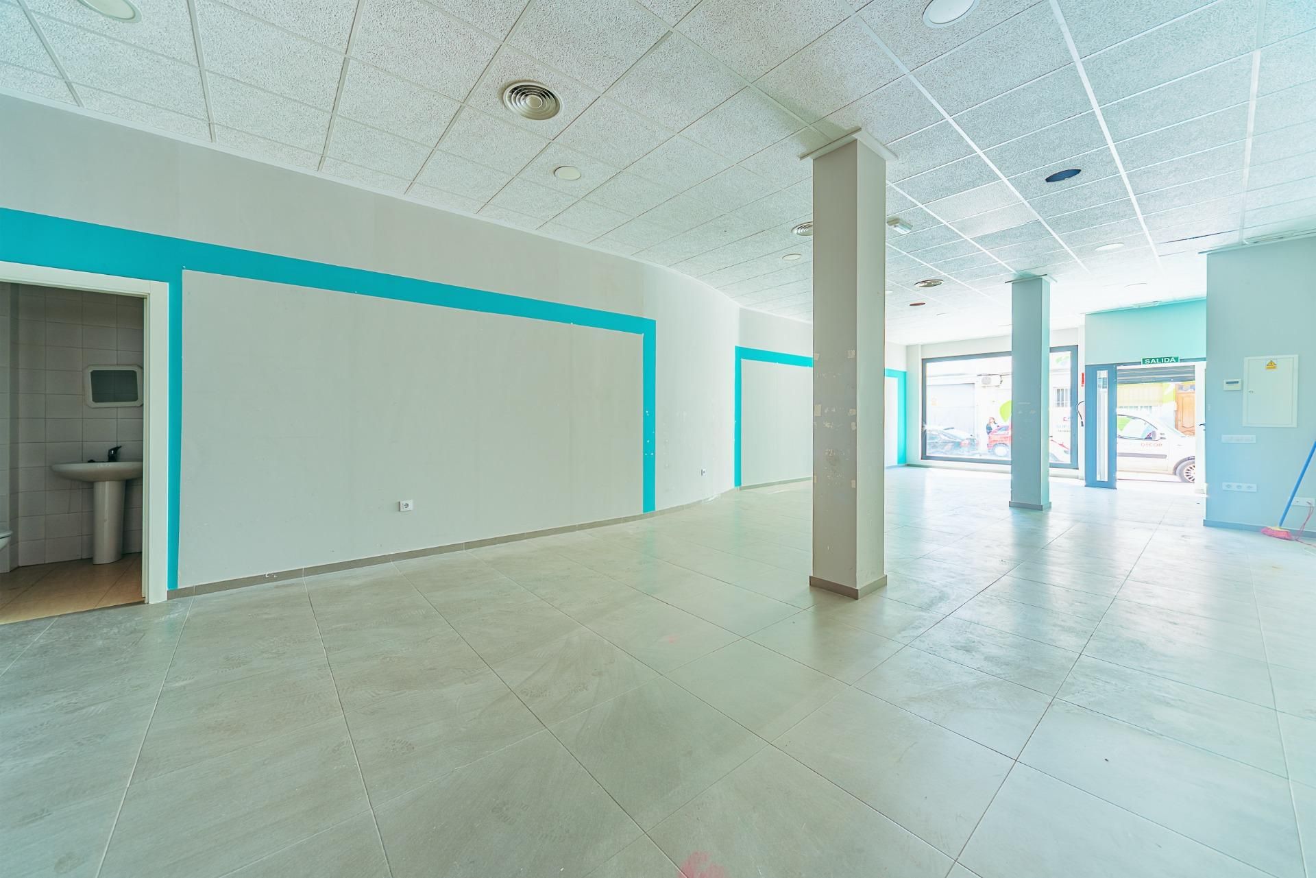 Premises for sale in Mula  with Air Conditioner