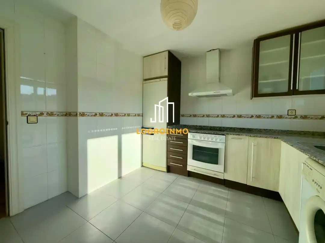 Cocina de Piso en venta en Villamediana de Iregua con Calefacción y Amueblado