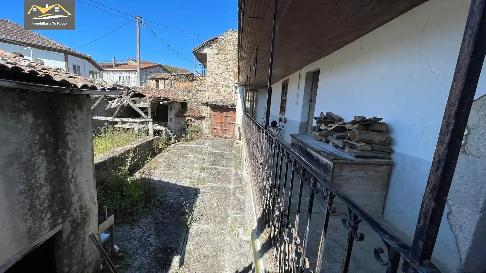 Vista exterior de Finca rústica en venda en Ramirás amb Jardí privat, Terrassa i Moblat