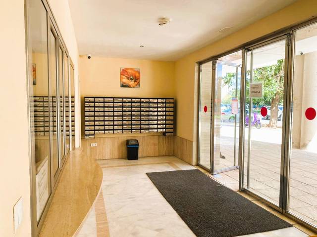 Piso en Venta en Avenida de la Aeronáutica, 9 en Urbadiez - Entrepuentes