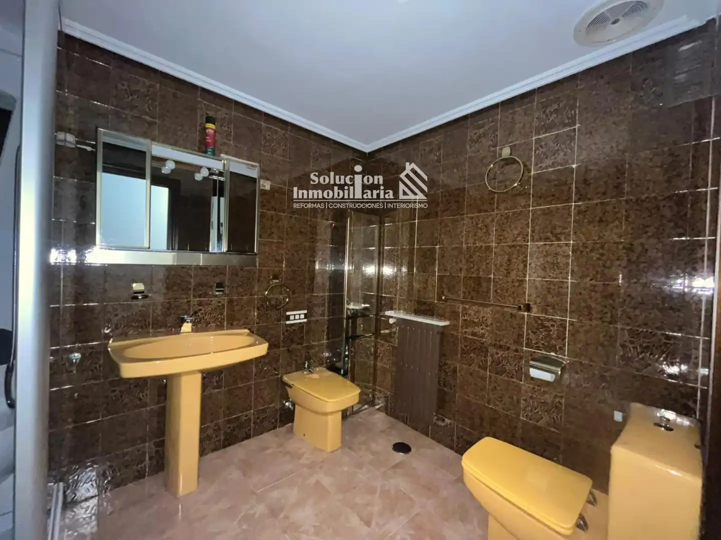 Bathroom of Flat for sale in Salamanca  with Heating, Terrace and Furnished