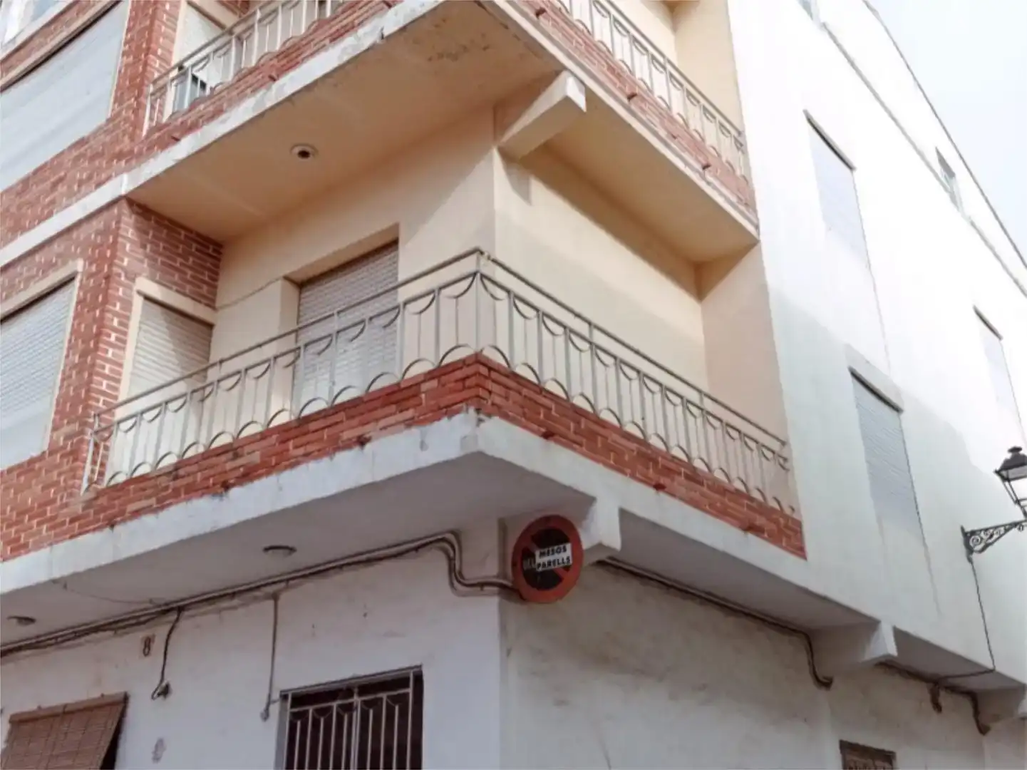 Vista exterior de Casa adosada en venda en Llutxent amb Balcó