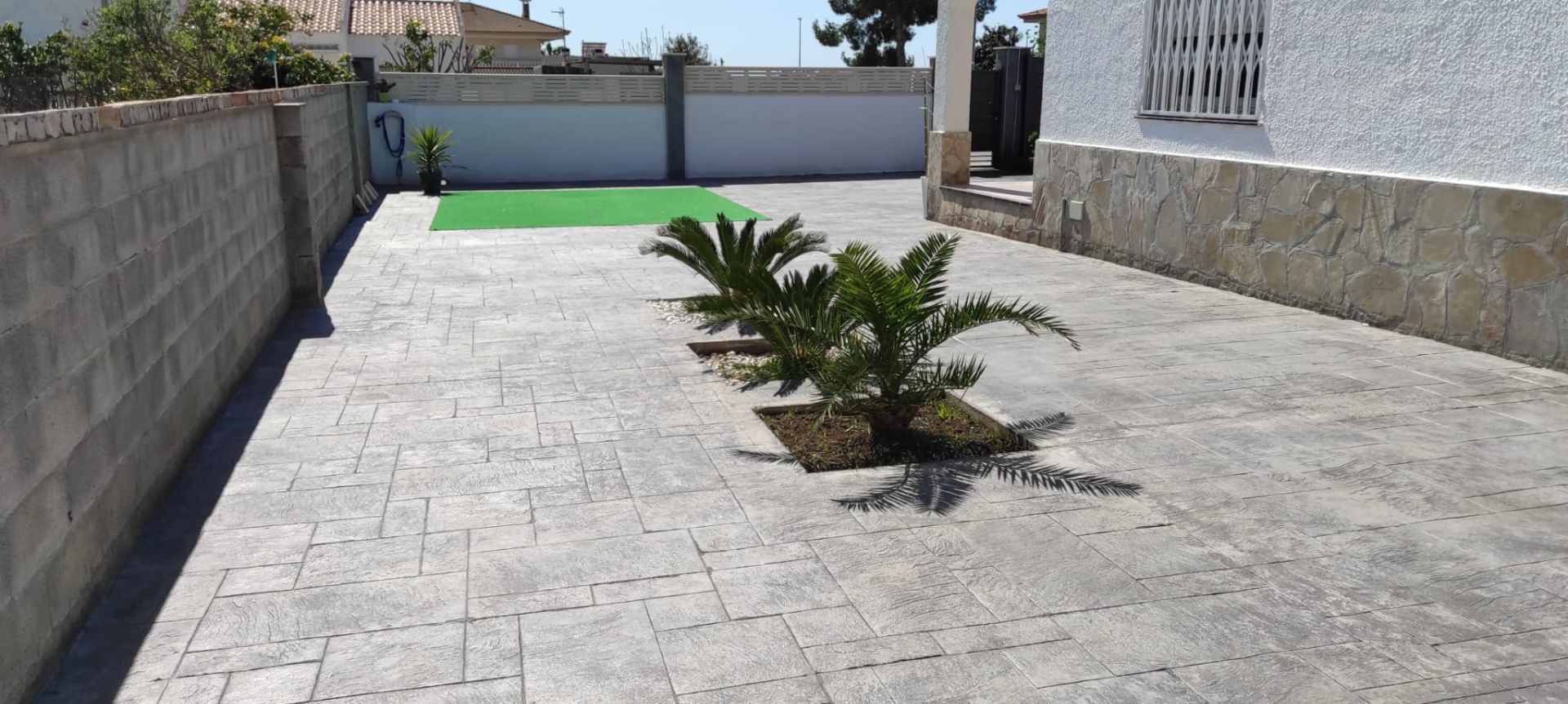 Terrassa de Casa o xalet en venda en Cubelles amb Aire condicionat, Calefacció i Jardí privat