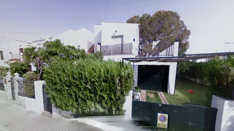 Foto 2 de Casa o xalet en venda a Calle Granada, Salesianos, Utrera