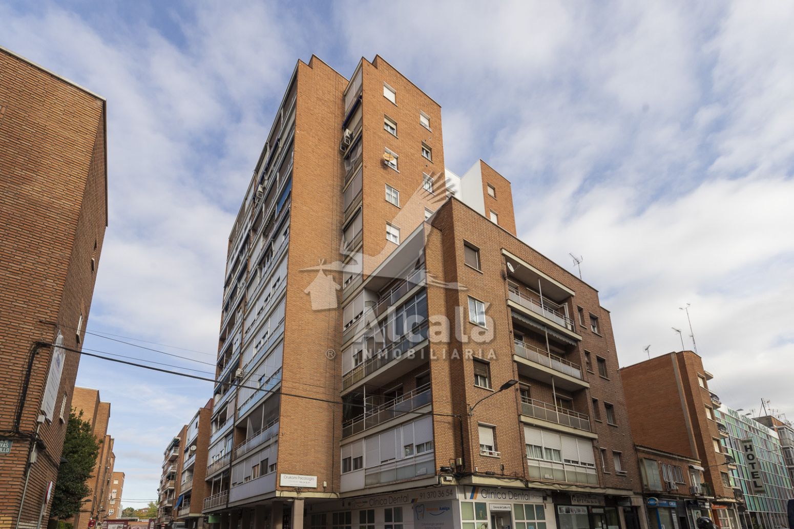 Vista exterior de Piso en venta en Alcalá de Henares con Calefacción y Terraza