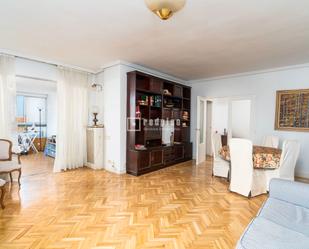 Living room of Flat for sale in  Madrid Capital  with Heating, Parquet flooring and Terrace