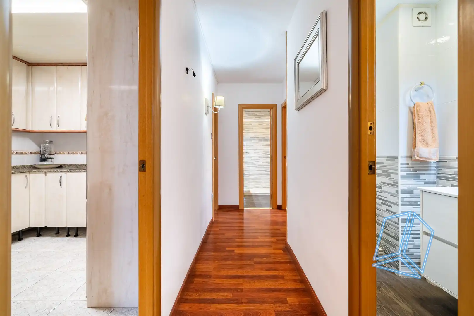 Piso en venta en Cornellà de Llobregat con Balcón
