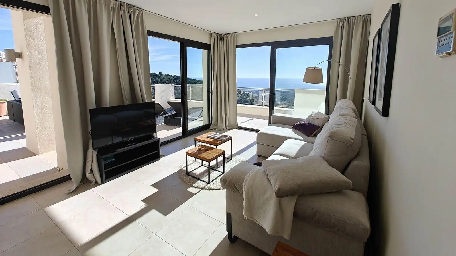 Ático con ascensor en venta en Urbanizacion los Altos de los Monteros 11, imagen 2