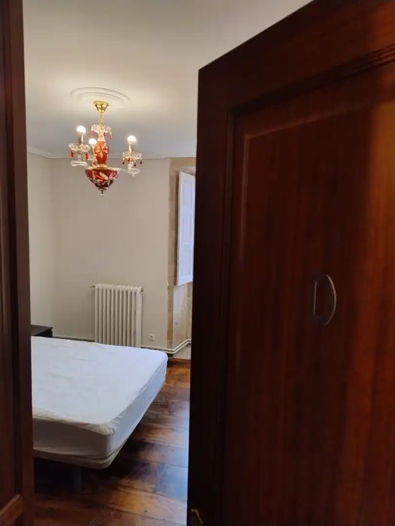 Habitación de Piso para compartir en Santiago de Compostela  con Calefacción, Parquet y Amueblado