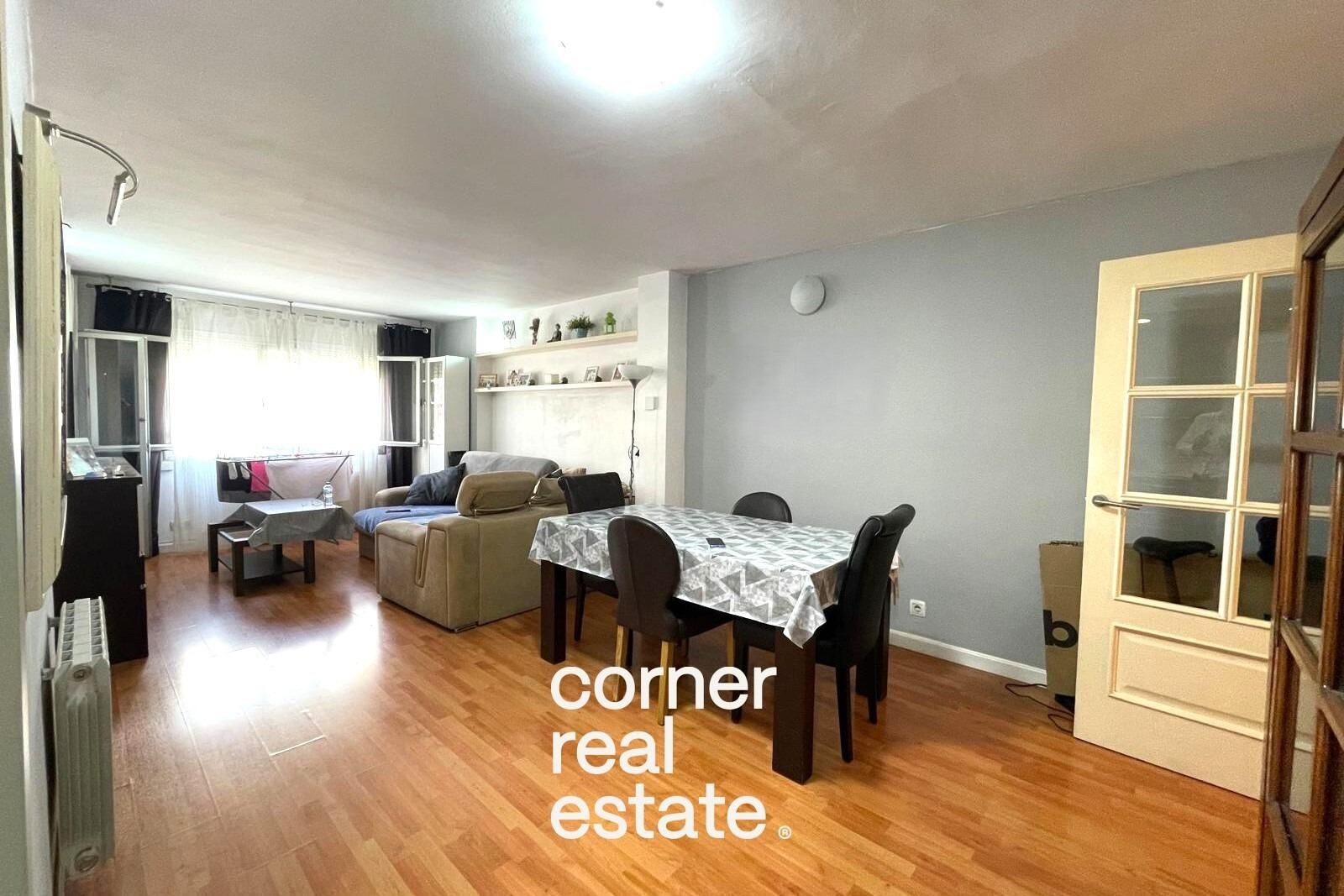 Exterior view of Flat for sale in Cerdanyola del Vallès  with Heating, Terrace and Balcony