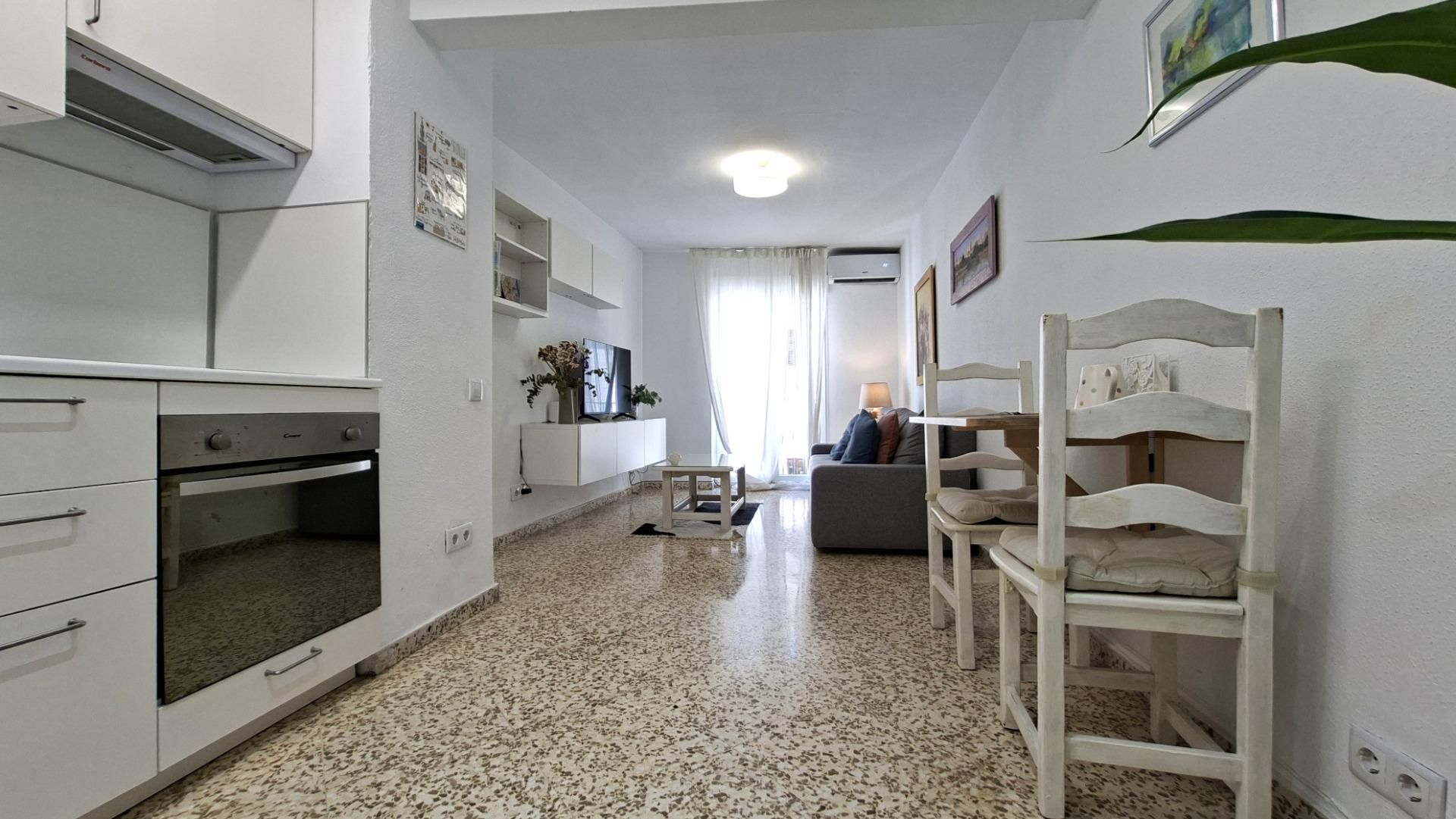 Sala d'estar de Dúplex en venda en  Sevilla Capital amb Aire condicionat i Balcó