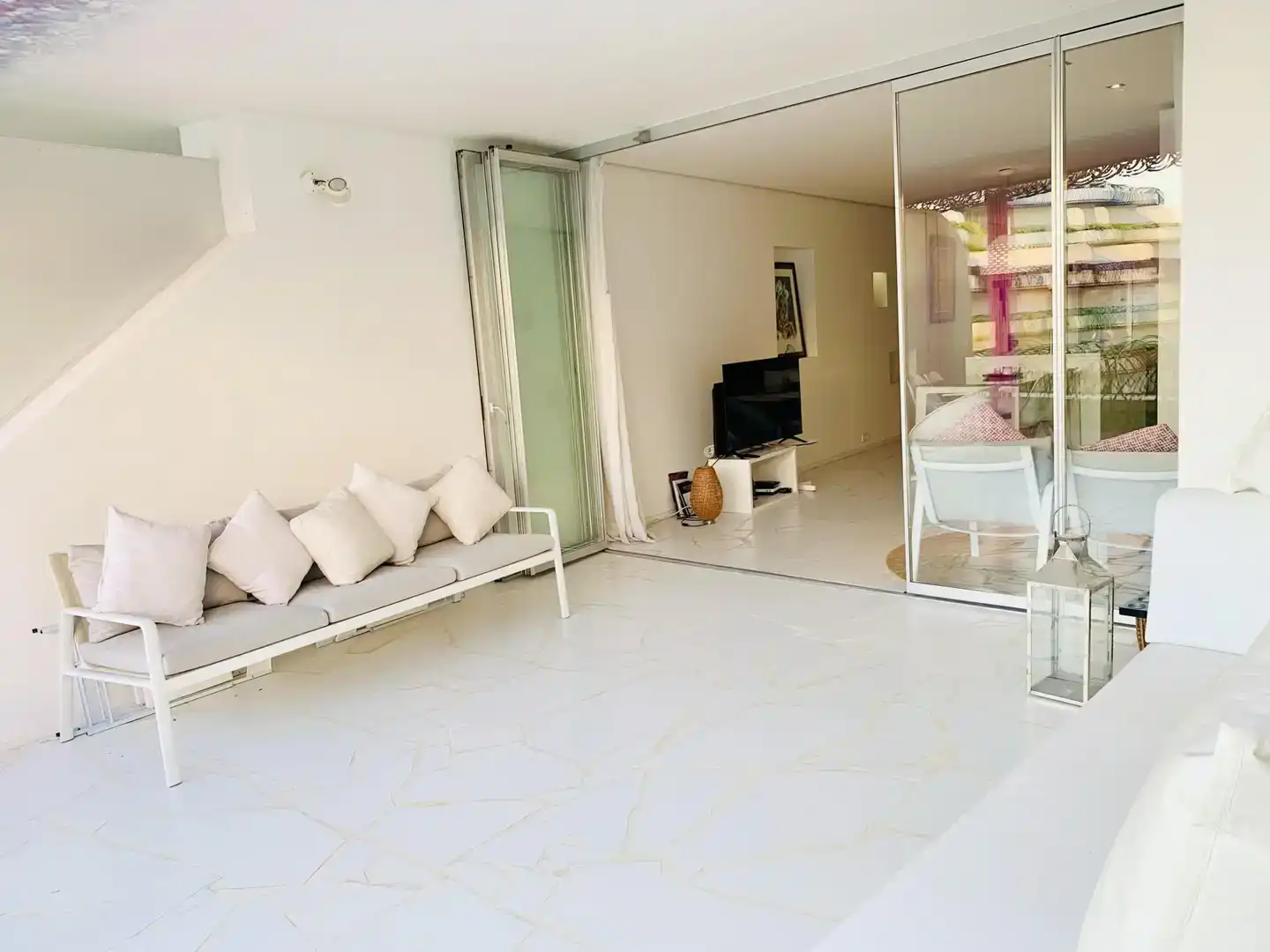 Wohnzimmer von Wohnungen zur Miete in Eivissa mit Klimaanlage, Schwimmbad und Balkon