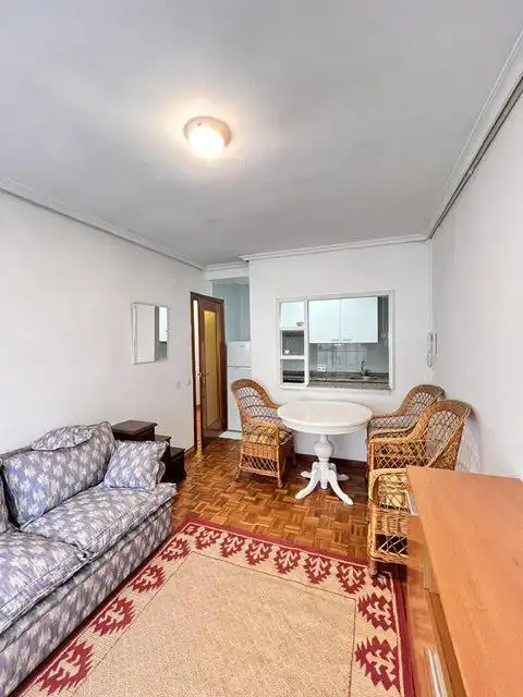 Habitación de Apartamento de alquiler en Gijón  con Aire acondicionado, Calefacción y Amueblado