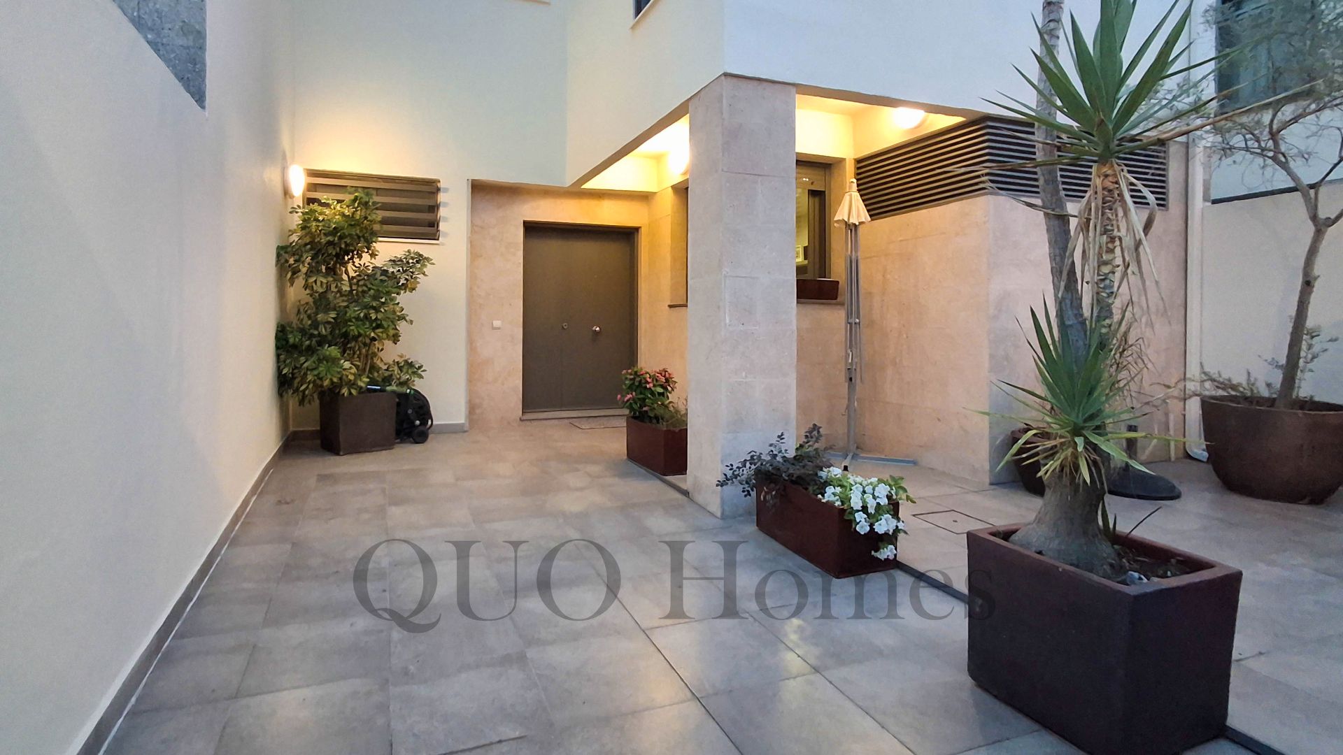 Terraza de Casa adosada en venta en Jerez de la Frontera con Aire acondicionado, Jardín privado y Parquet