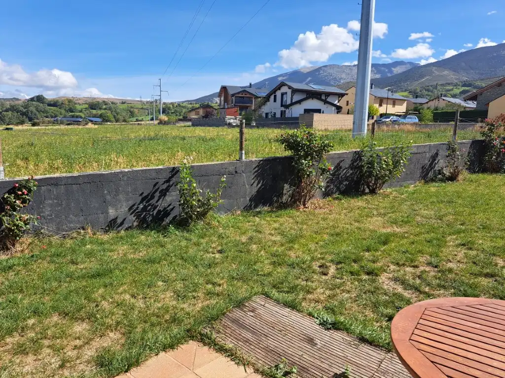 Terraced house with garden to rent in Avinguda del Segre 2, imagen 7