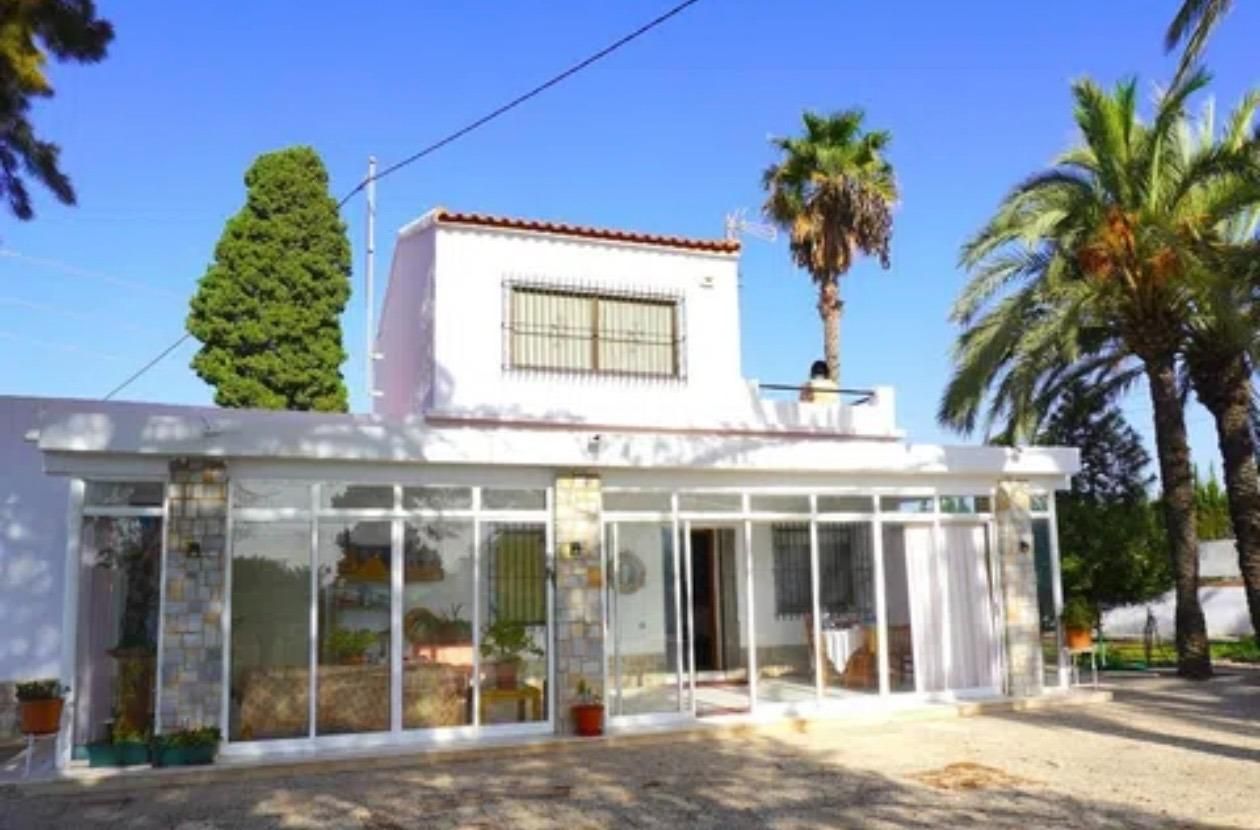 Vista exterior de Casa o xalet en venda en Elche / Elx amb Calefacció, Jardí privat i Terrassa
