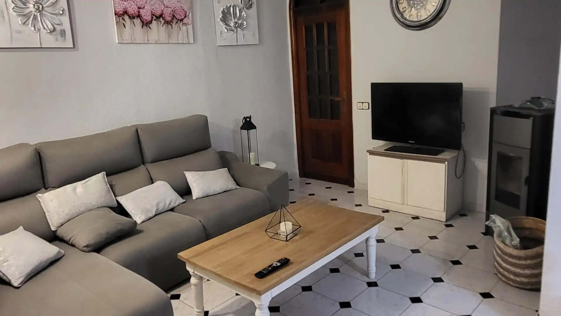 Sala d'estar de Casa o xalet en venda en Atzeneta d'Albaida amb Terrassa, Traster i Piscina