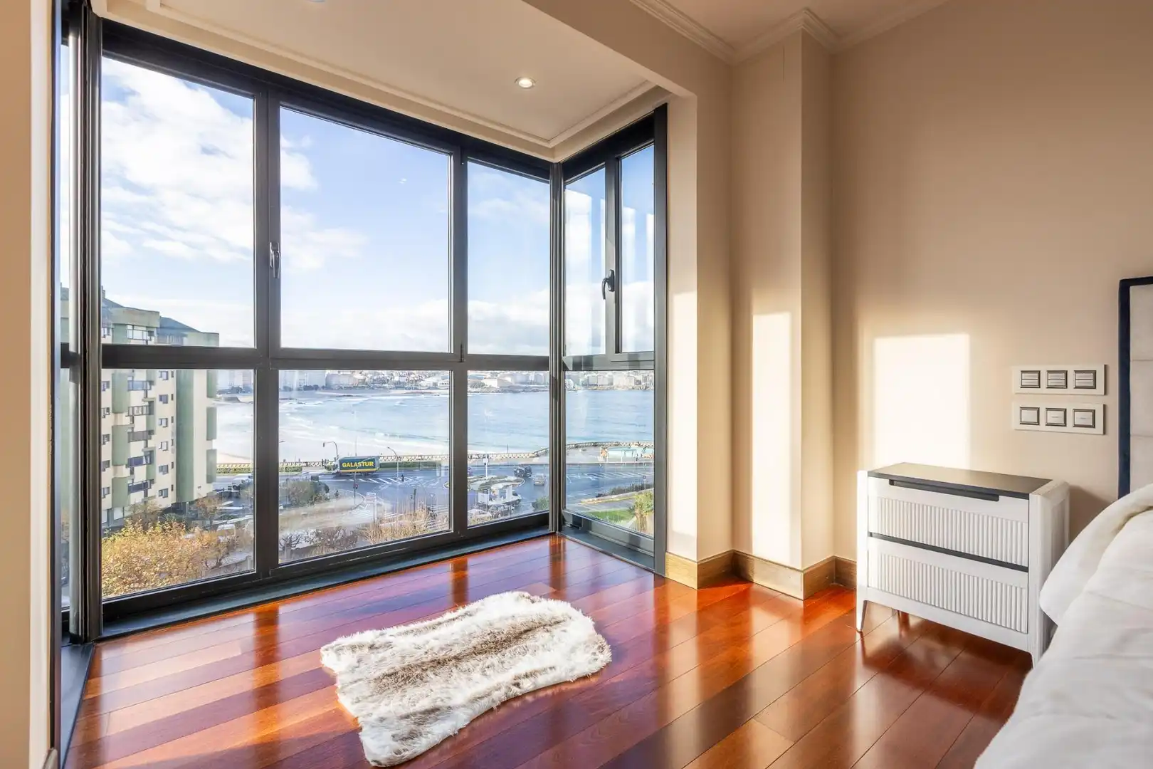 Habitación de Piso en venta en A Coruña Capital  con Calefacción, Jardín privado y Trastero