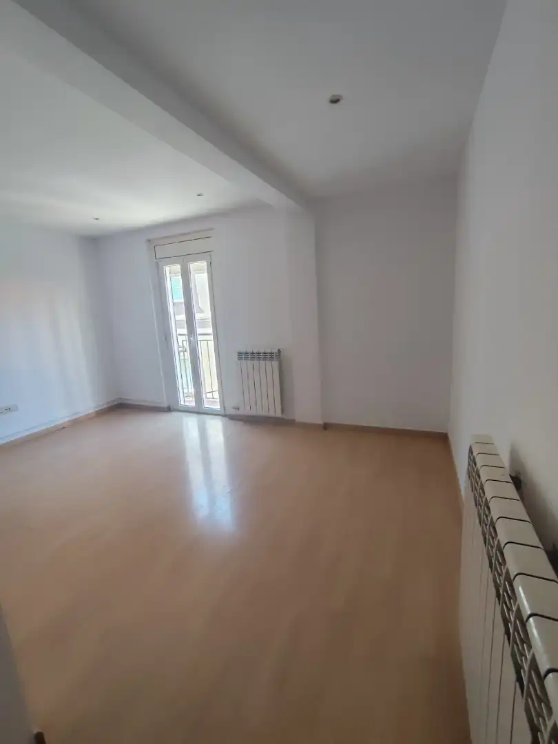 Piso con terraza en alquiler en Sant Guim de Freixenet, imagen 2