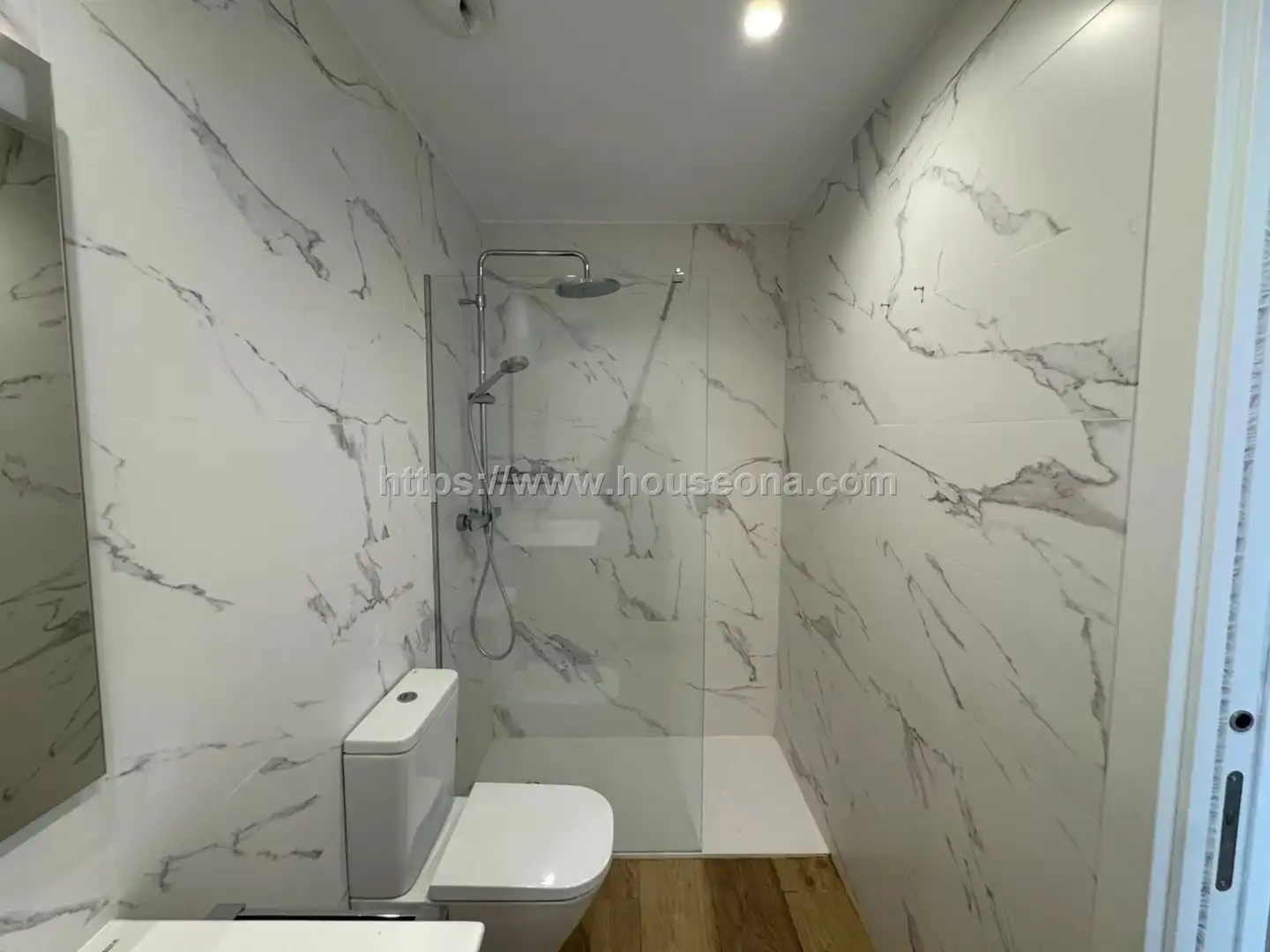 Bathroom of Attic for sale in Bilbao   with Heating, Terrace and Storage room