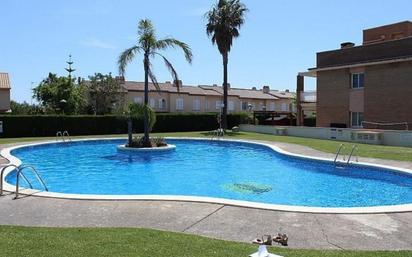 Piscina de Casa adosada en venda en Altafulla amb Aire condicionat, Calefacció i Jardí privat