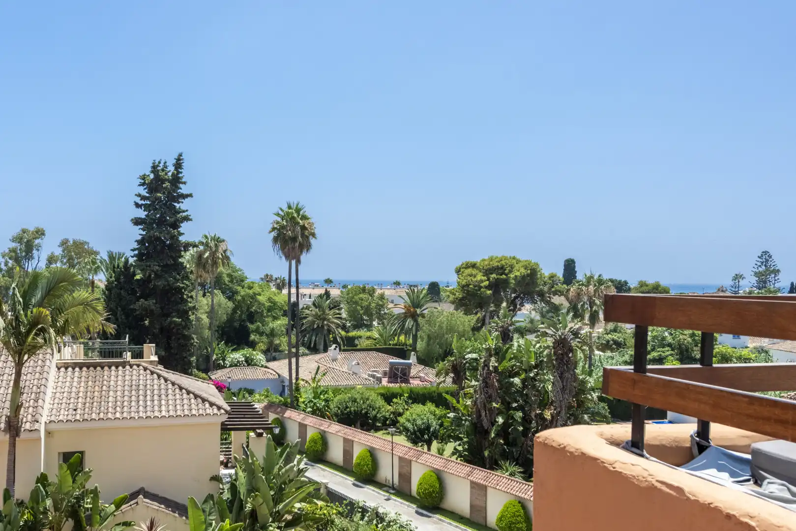 Garten von Dachboden zum Verkauf in Estepona mit Abstellraum, Schwimmbad und Whirlpool