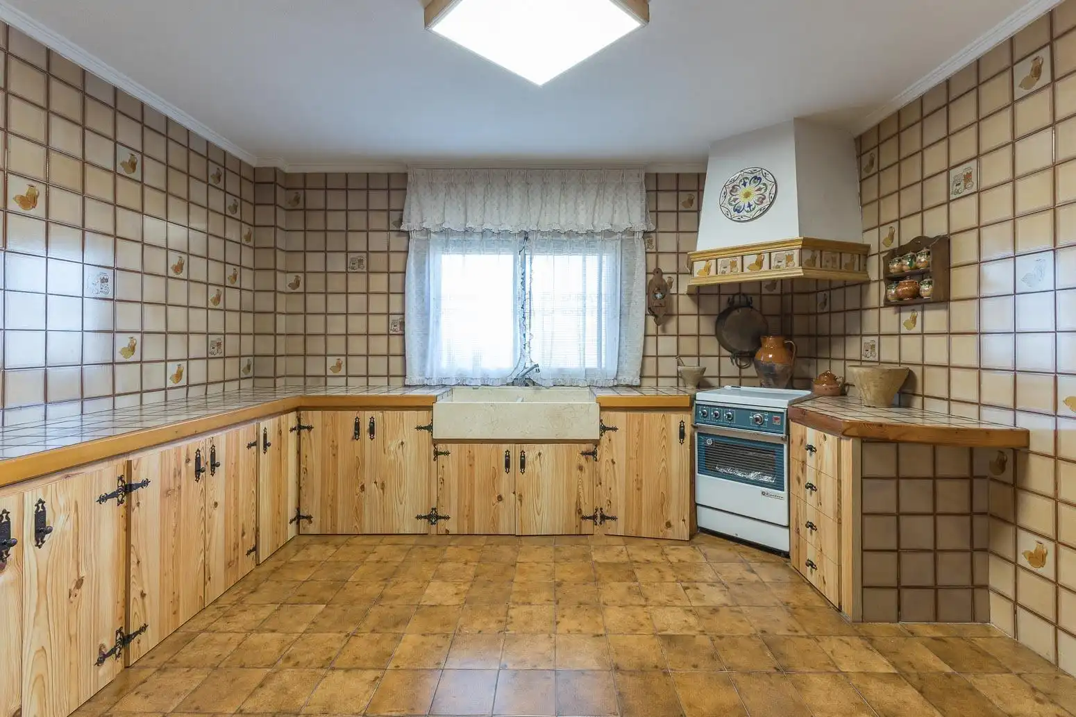 Cocina de Casa o chalet en venta en La Pobla de Vallbona con Aire acondicionado, Calefacción y Jardín privado