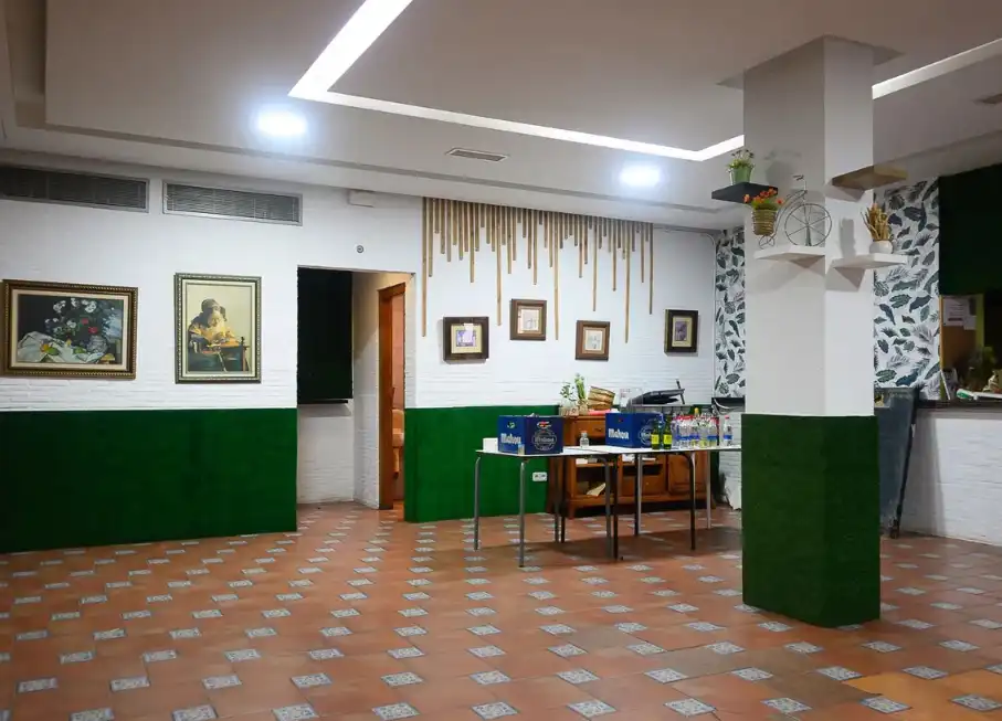 Business premises for sale in Carrer de les Roses 10