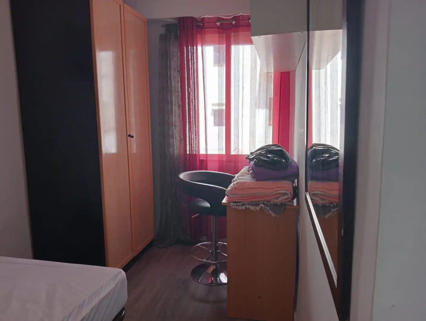 Bedroom of Flat for rent in Valencia  with Parquet flooring, Furnished and Oven