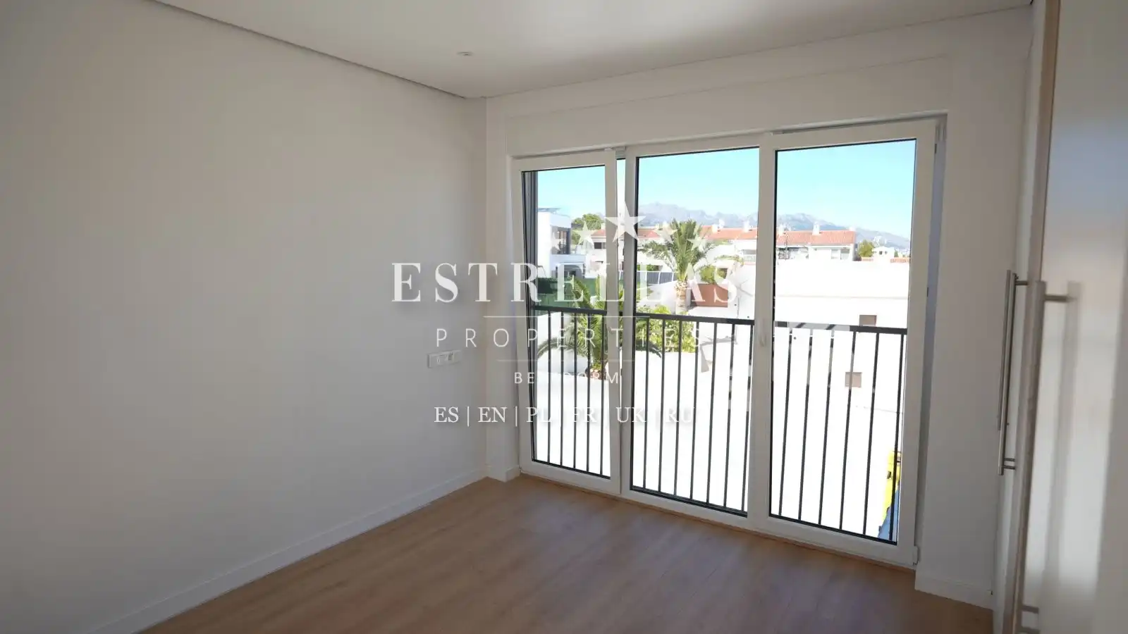 Habitación de Casa o chalet en venta en La Nucia con Aire acondicionado, Calefacción y Jardín privado