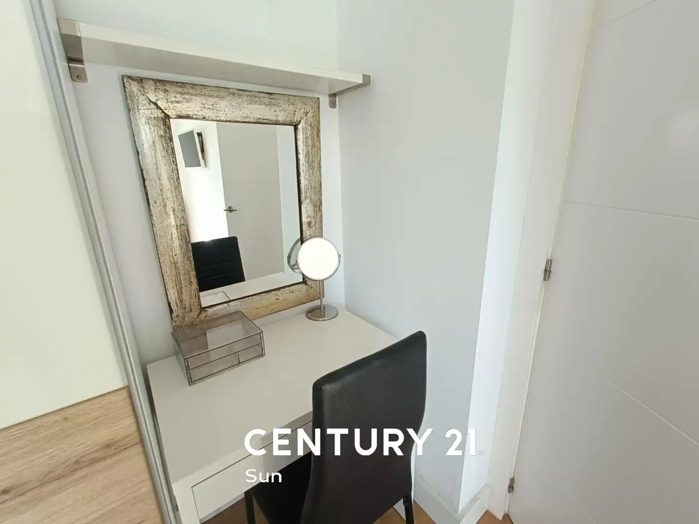 Habitación de Piso de alquiler en Estepona con Terraza, Amueblado y Piscina comunitaria
