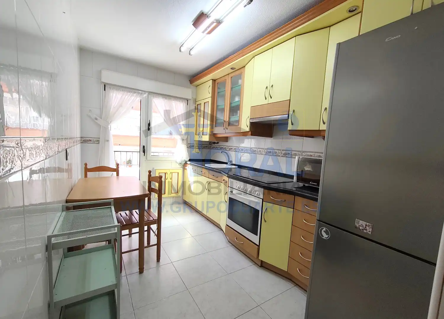 Küche von Wohnung zur Miete in Gijón  mit Heizung, Parkett und Möbliert