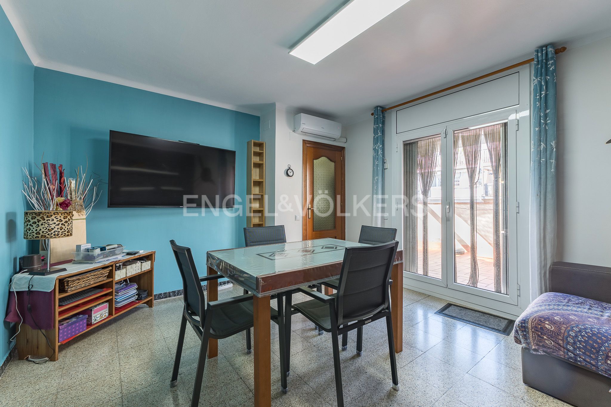 Dining room of Attic for sale in L'Hospitalet de Llobregat  with Air Conditioner, Heating and Terrace