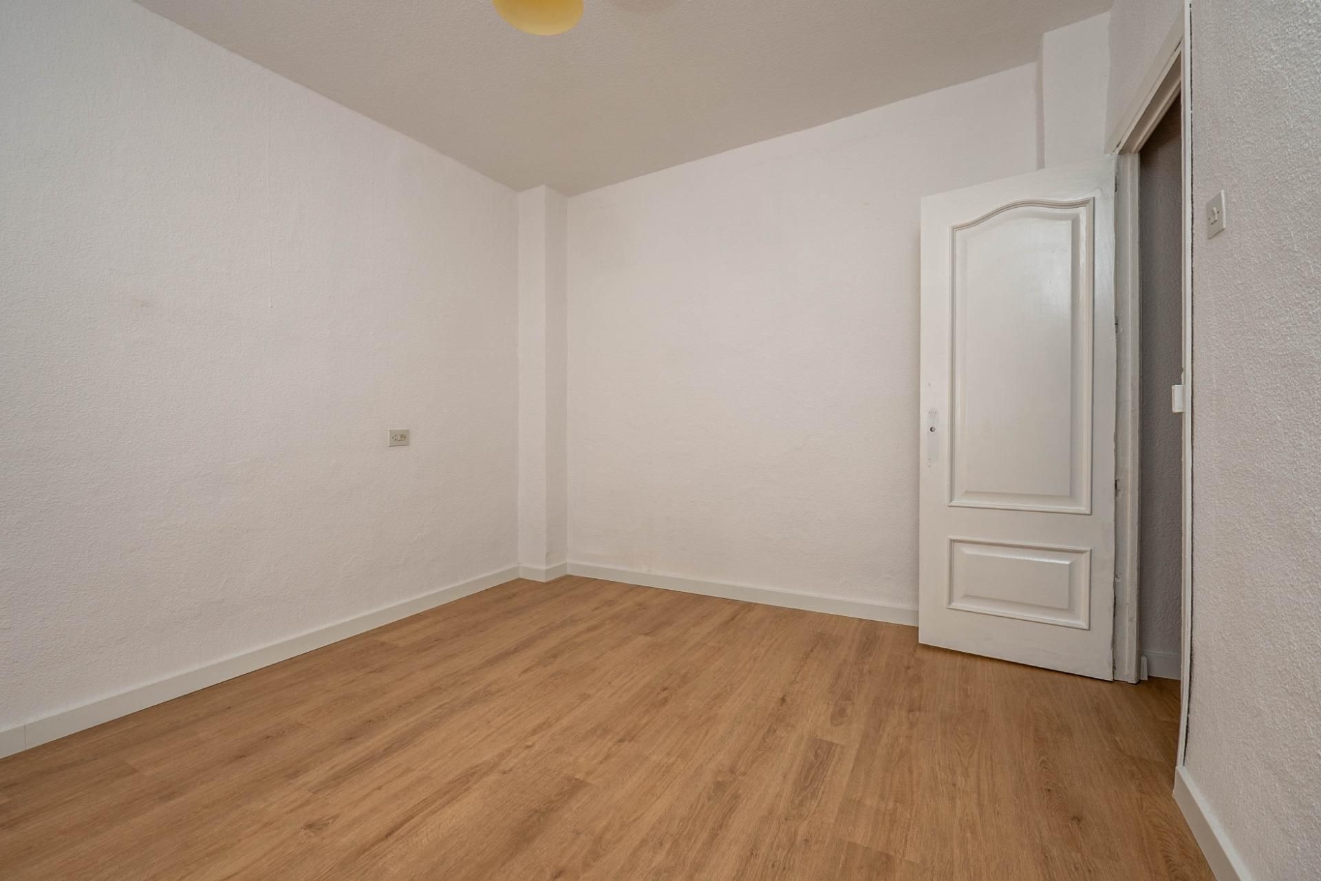 Bedroom of Flat for sale in  Granada Capital  with Terrace