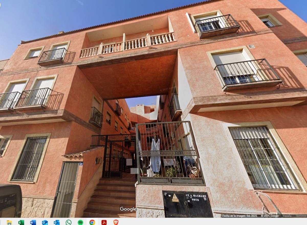 Vista exterior de Apartamento de alquiler en Catral con Calefacción y Piscina