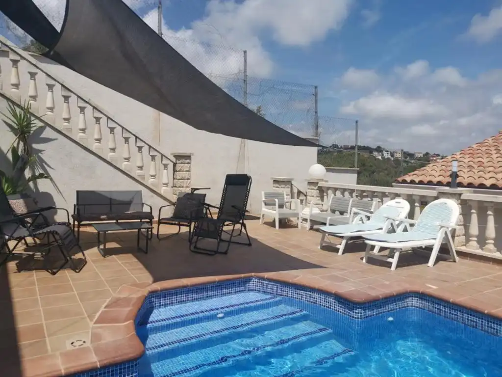 Casa con piscina en venta en Carrer Vallès, imagen 4