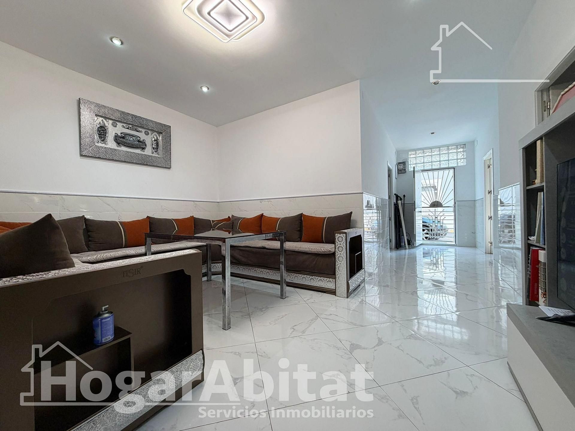 Living room of Flat for sale in Sagunto / Sagunt  with Terrace and Alarm