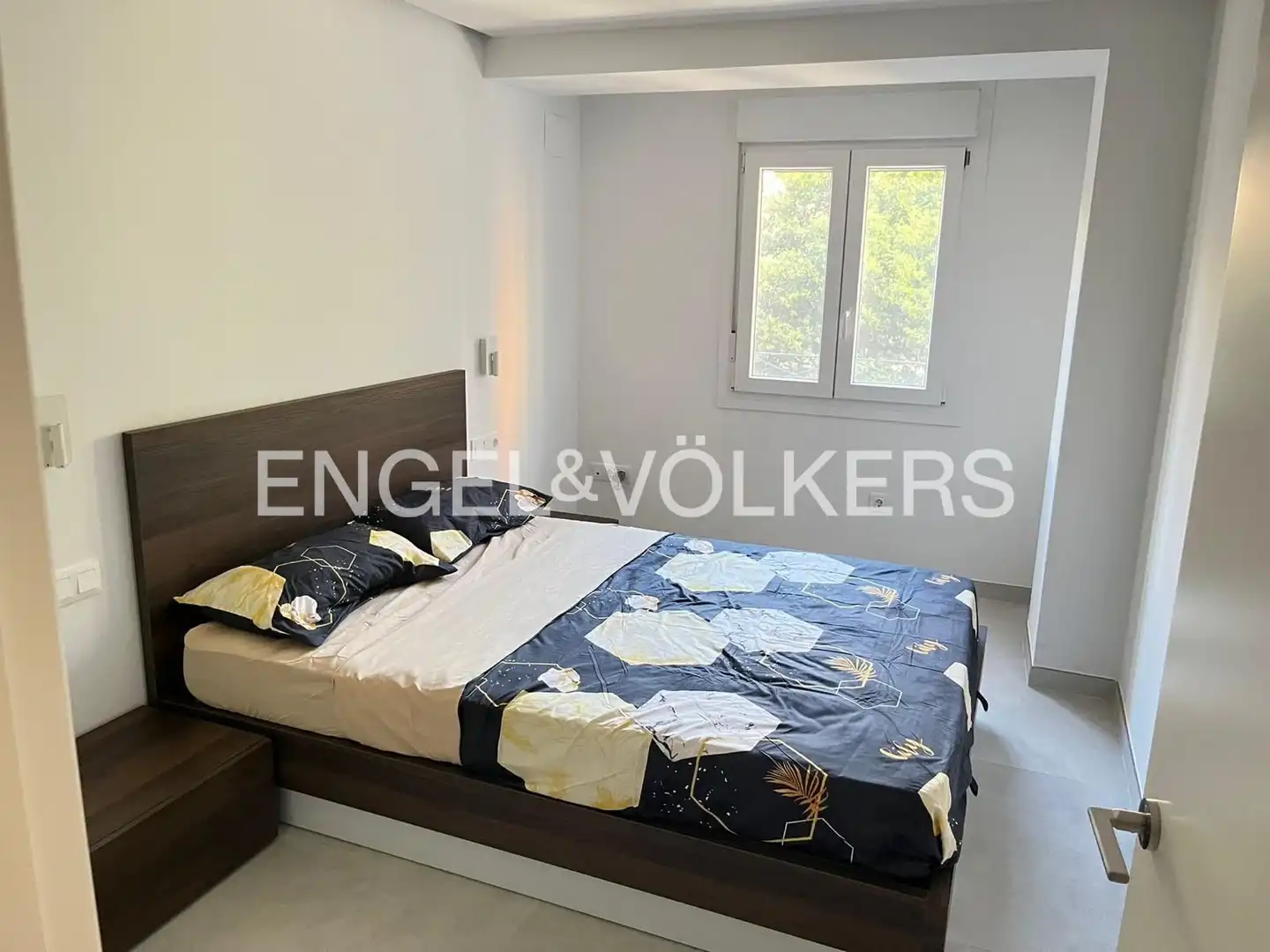 Schlafzimmer von Wohnung zur Miete in Valencia mit Klimaanlage und Heizung