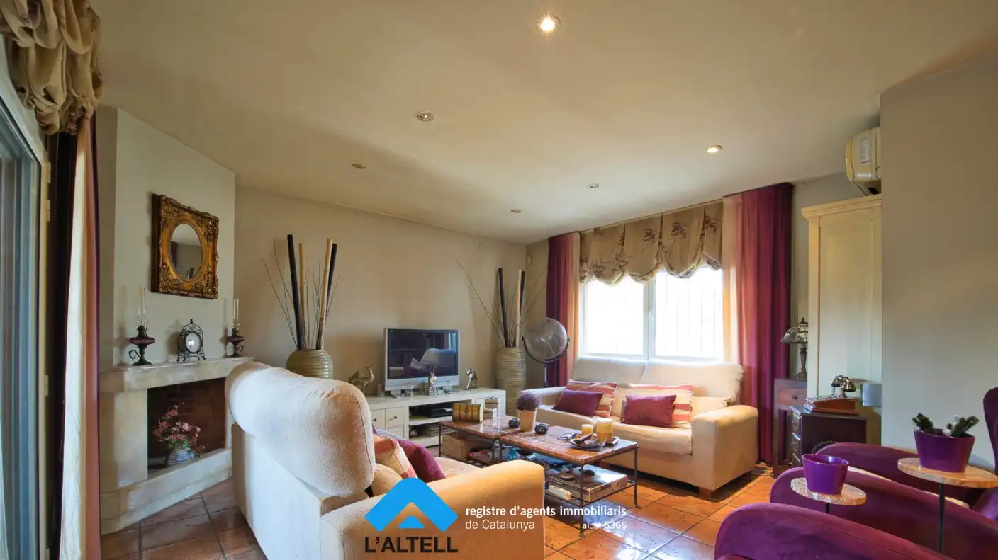 Living room of Houses for sale in L'Ametlla del Vallès  with Air Conditioner, Heating and Private garden