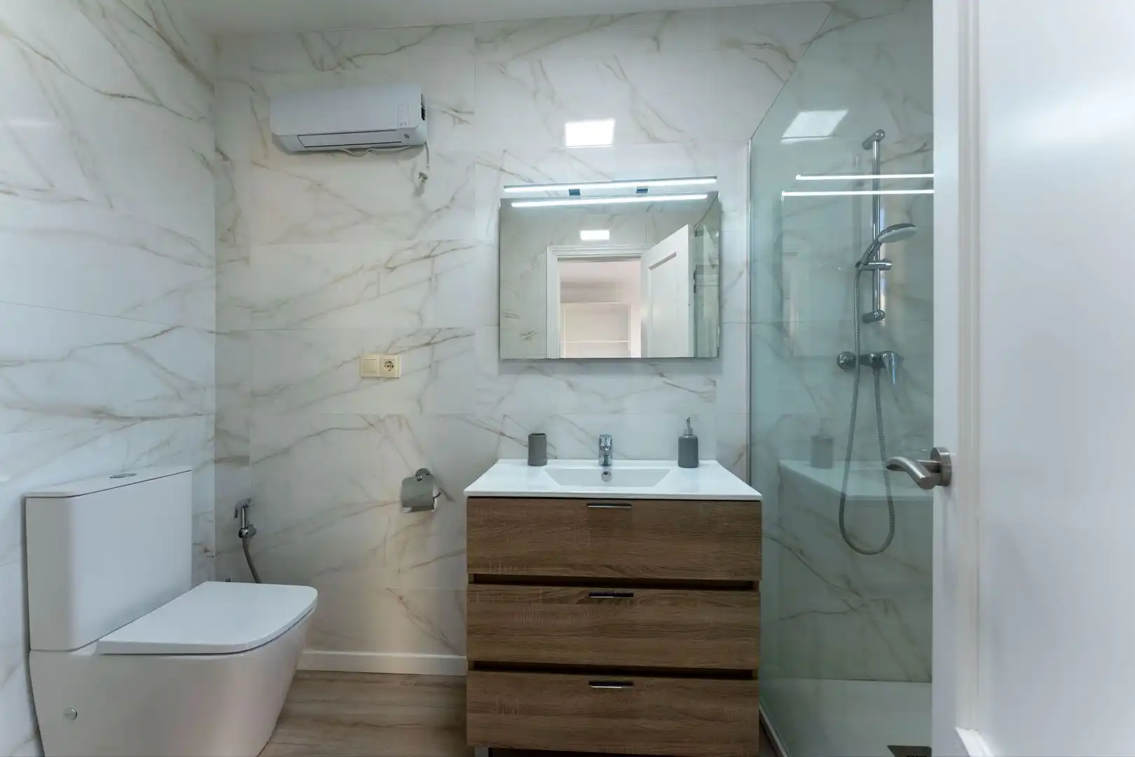Bathroom of Houses for sale in Coín  with Swimming Pool