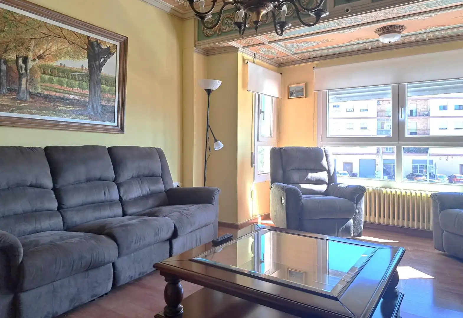 Living room of Flat for sale in Requena  with Heating, Parquet flooring and Terrace