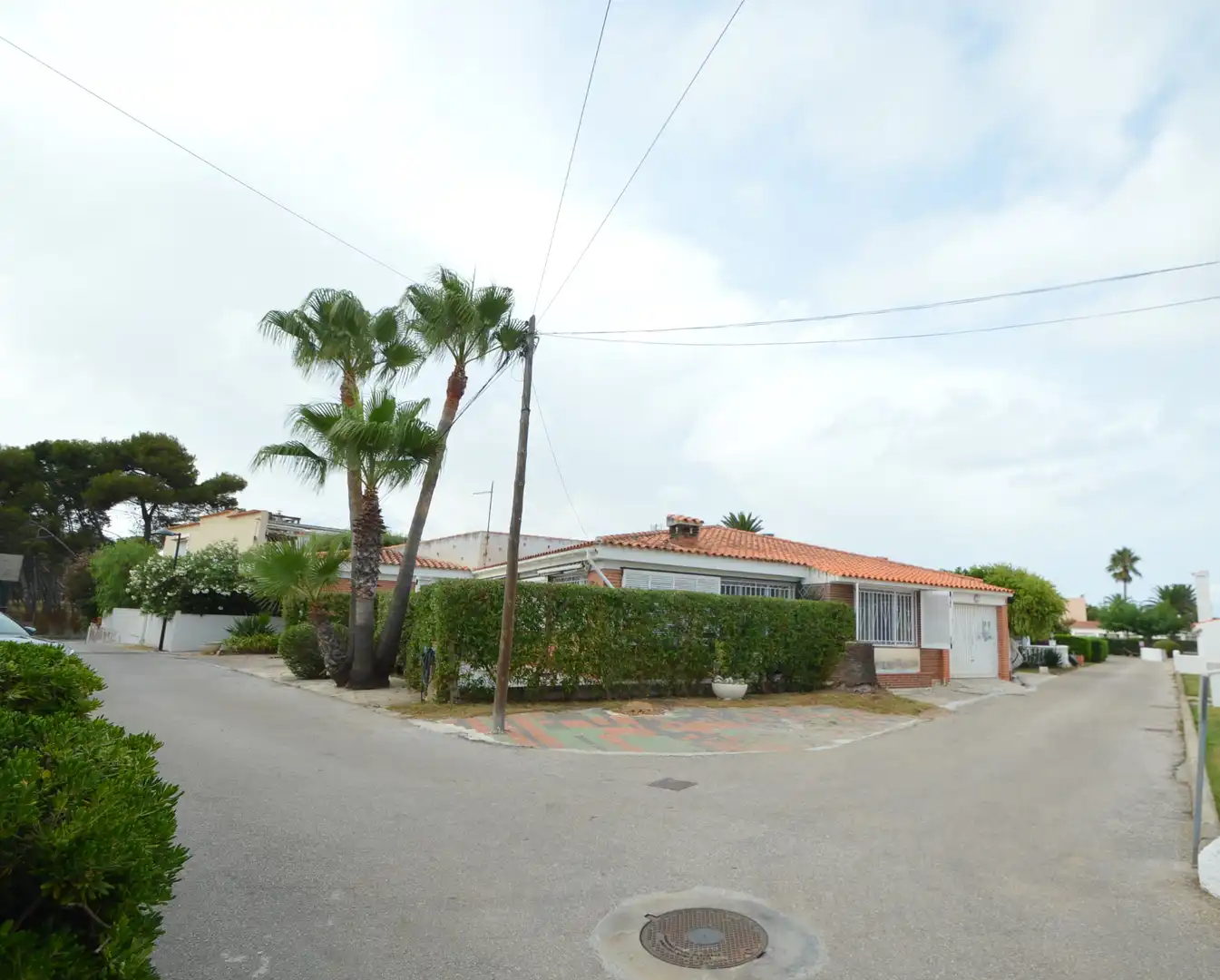 Vista exterior de Casa o xalet en venda en Vinaròs amb Aire condicionat, Calefacció i Jardí privat
