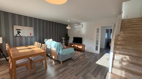 Foto 2 de Casa adosada en venda a Carrer del Solsonès, Artesa de Lleida, Lleida