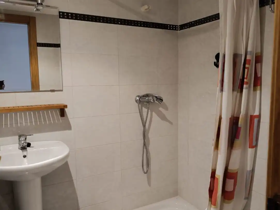Bathroom of Flat for rent in Tarancón  with Parquet flooring and Furnished