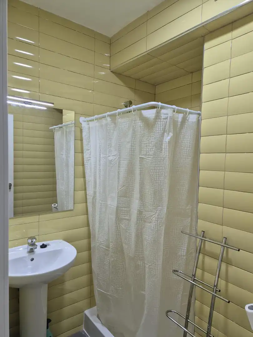 Badezimmer von Wohnung zur untervermieten in Granada mit Balkon