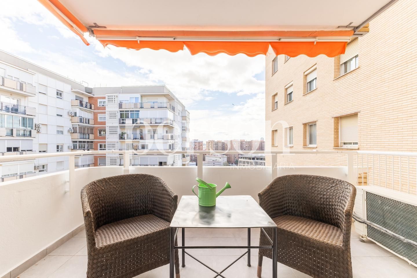 Terrassa de Pis de lloguer en  Valencia Capital amb Aire condicionat, Terrassa i Moblat