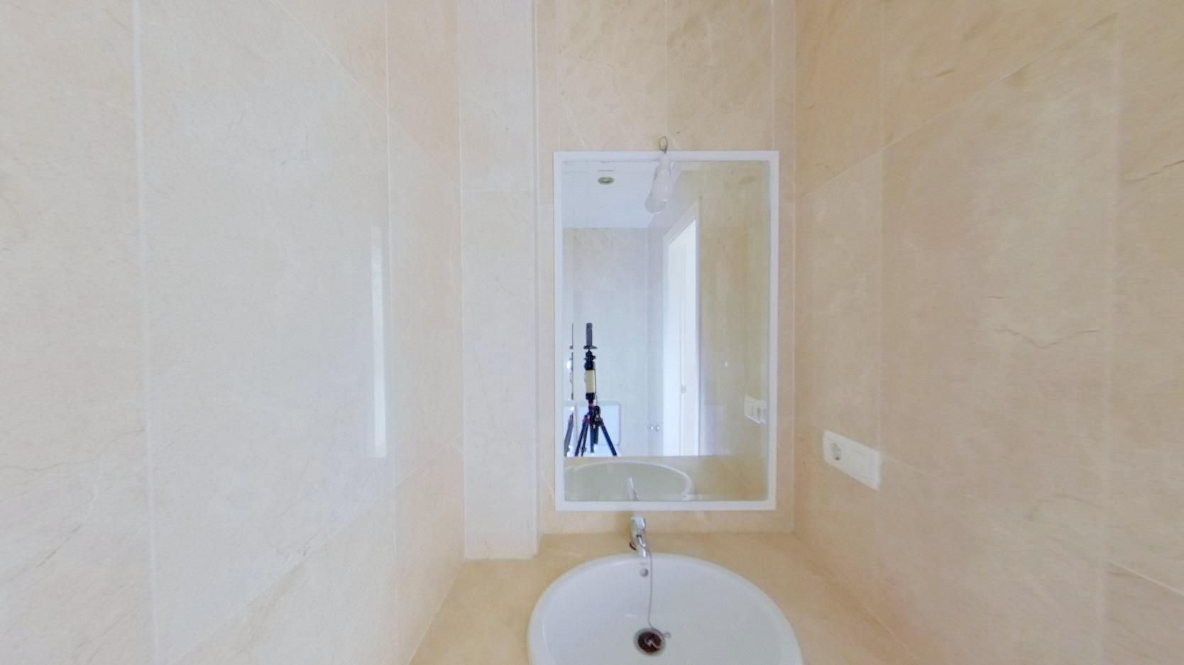 Bathroom of Flat for sale in Marbella  with Air Conditioner, Heating and Private garden
