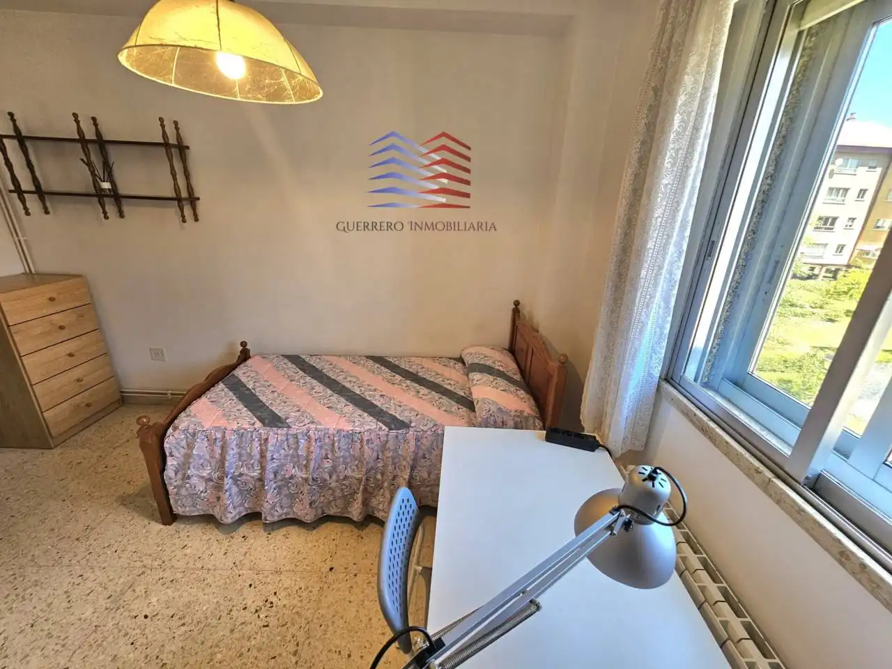 Habitación de Piso de alquiler en Ourense Capital  con Calefacción y Amueblado