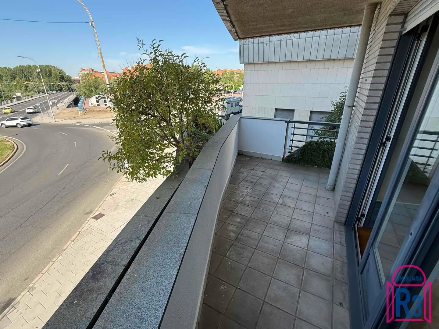 Vista exterior de Piso de alquiler en León Capital  con Calefacción, Terraza y Trastero