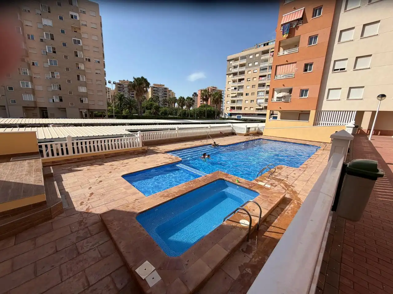 Piscina de Apartamento en venta en La Manga del Mar Menor con Aire acondicionado, Terraza y Piscina
